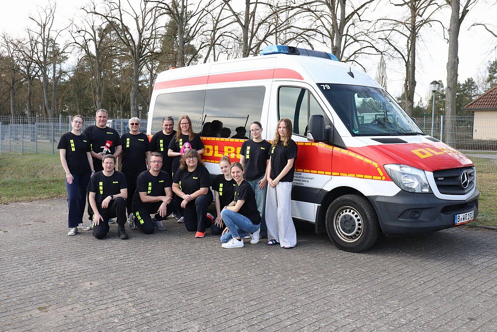 Gruppenfoto Neuköllner Neon Nixen/Neptuns 2025 Gruppenfoto Neuköllner Neon Nixen/Neptuns 2025