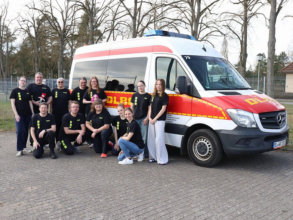 Gruppenfoto Neuköllner Neon Nixen/Neptuns 2025 Gruppenfoto Neuköllner Neon Nixen/Neptuns 2025